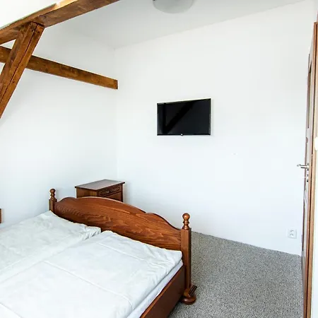 Zlate Slunce Gasthuis Chocenice (Kolin)